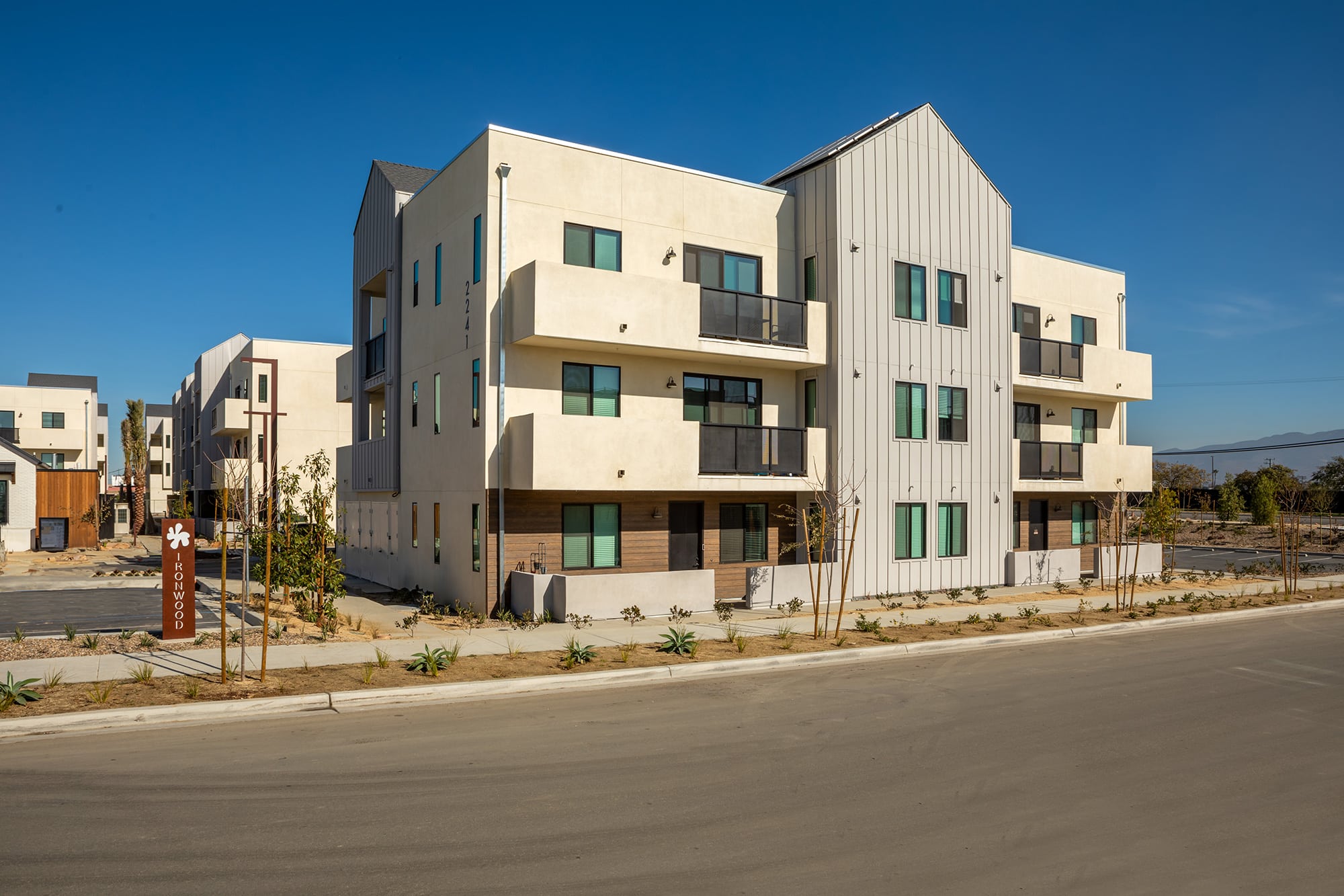 Exterior view of Ironwood pet-friendly apartments in San Diego